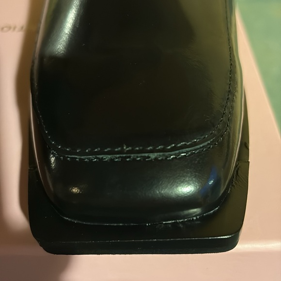 New in box size 9 intentionally blank upside black boot - Picture 5 of 8